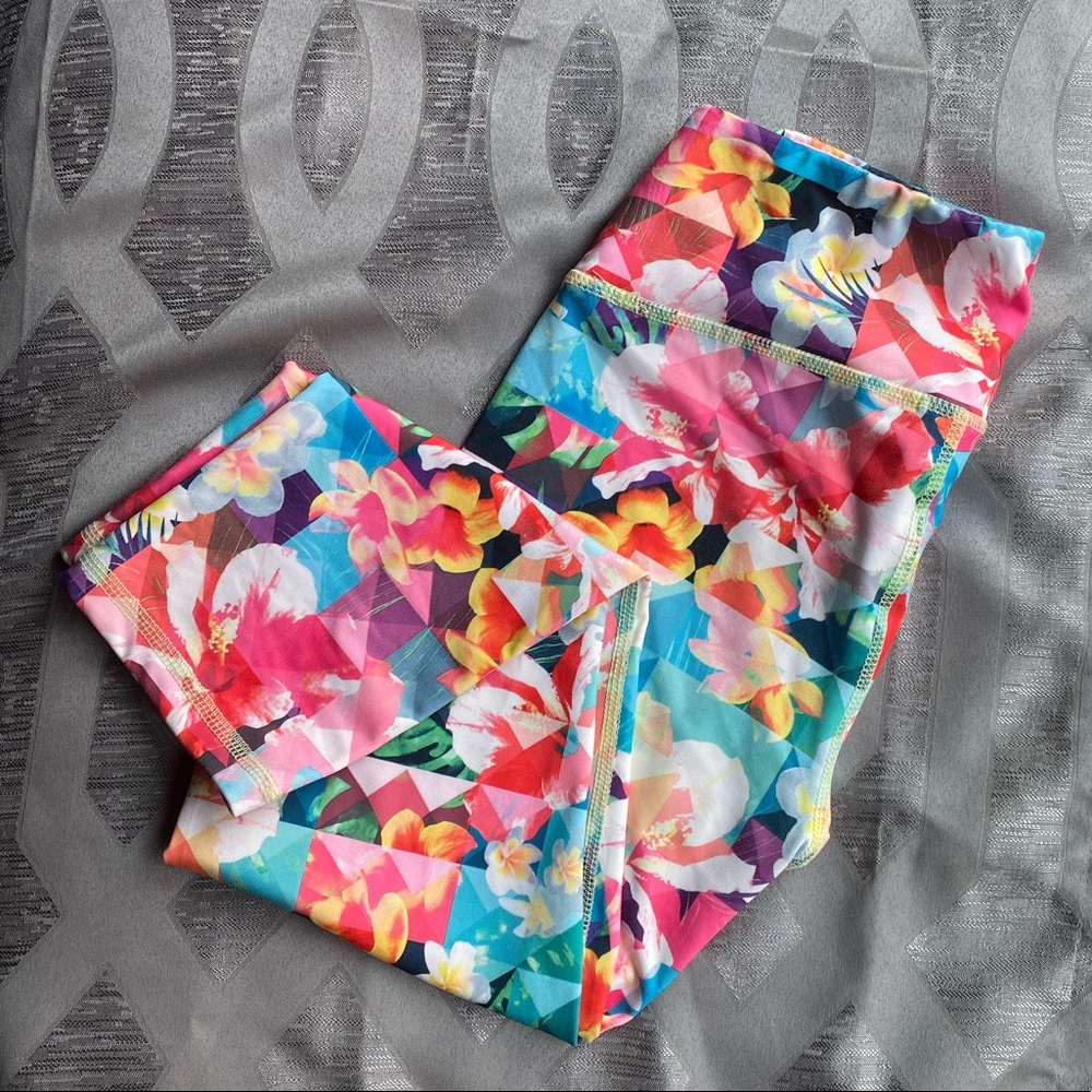 LIVE LOVE DREAM Capri Leggings.